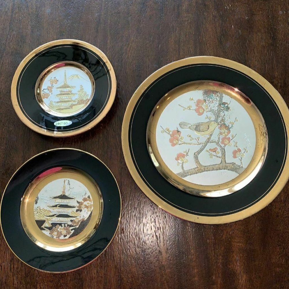 Chokin Bird Pagoda Mountain Plate Black Gold Trim